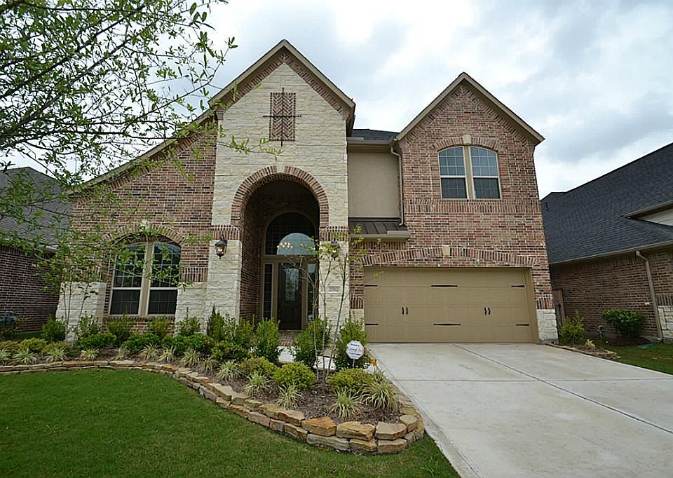 1st image of 27922 Fable Glen Ln