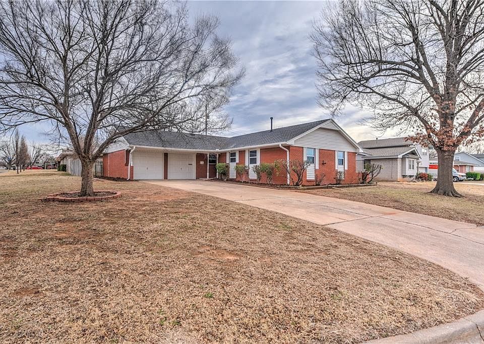 1st image of 211 Kelly Dr
