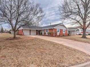 211 Kelly Dr, Moore, OK 73160