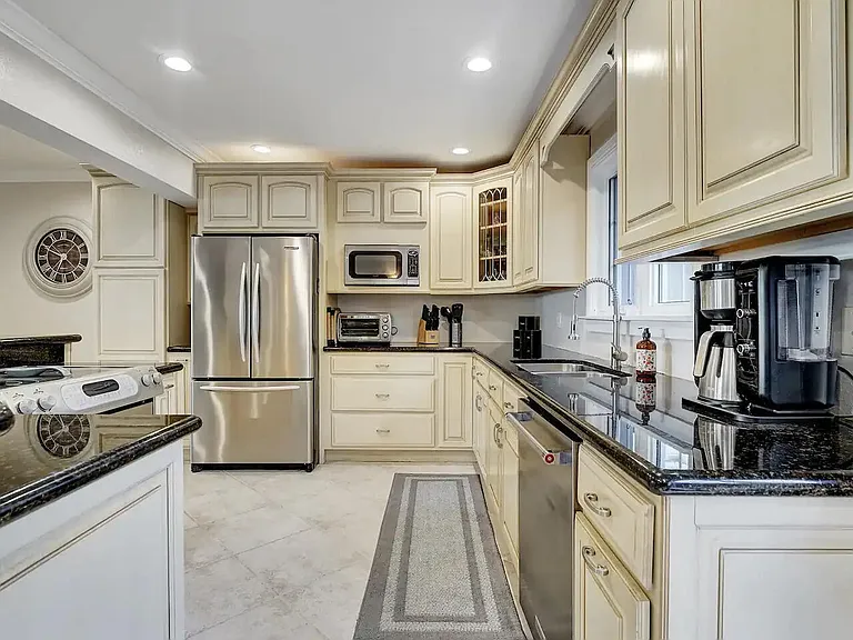 5574 Lake Osborne Dr — Photo 10