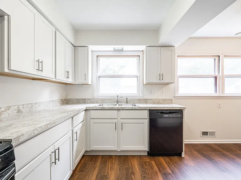 422 Gascoigne Dr — Photo 7