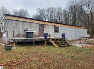 4164 Woodcreek Trl, Mesick, MI 49668