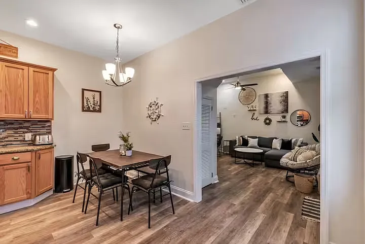 4 bed, 1000 sqft, $2,500 — Photo 4
