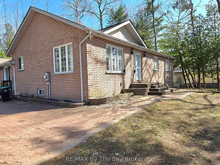 31 Forest Ave #A — Photo 4