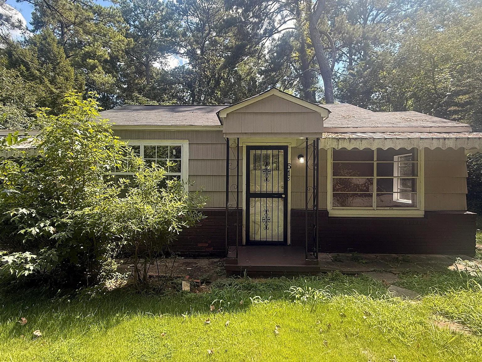 3 bed, 1098 sqft, $1,100 — Photo 1