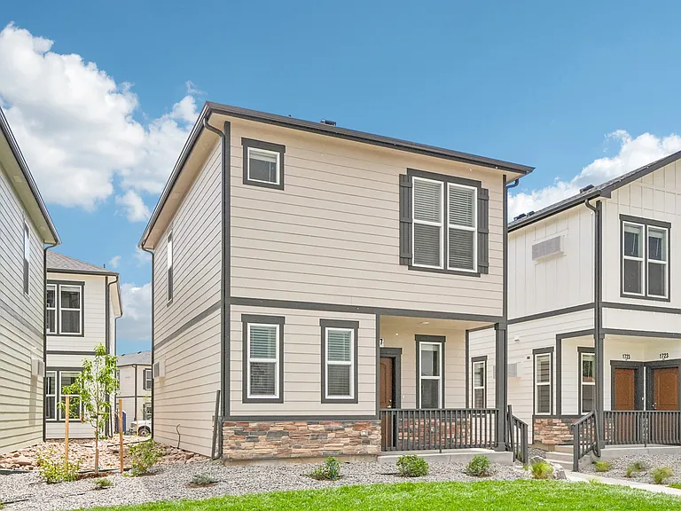 Cottages at Aero Park — Photo 24