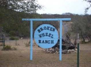 135 Poehnert Ln, Comfort, TX 78013