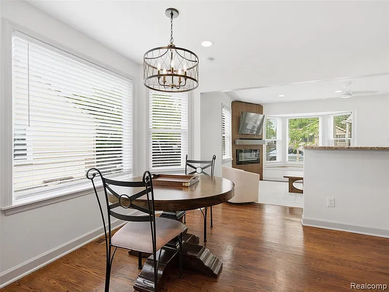 1514 S Wilson Ave — Photo 9