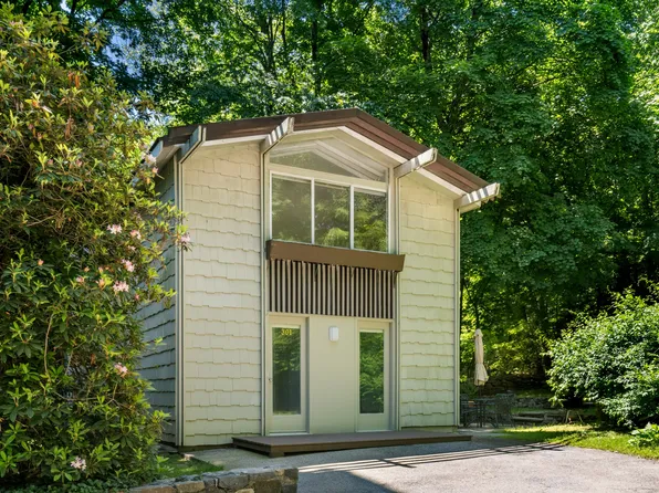 (undisclosed Address), New Canaan, CT 06840