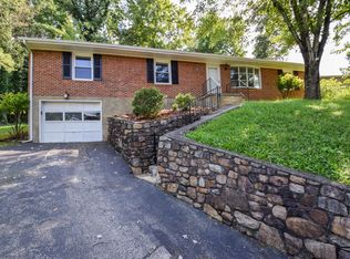 2617 Wood Warbler Ln, Roanoke, VA 24018