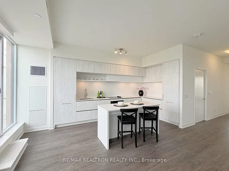 6 David Eyer Rd #Penthouse 915 — Photo 3
