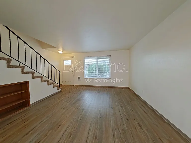 136 NE Conifer Blvd #3 — Photo 3