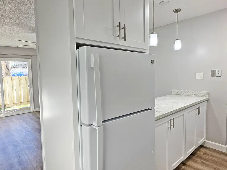 2109 W St #2 — Photo 5