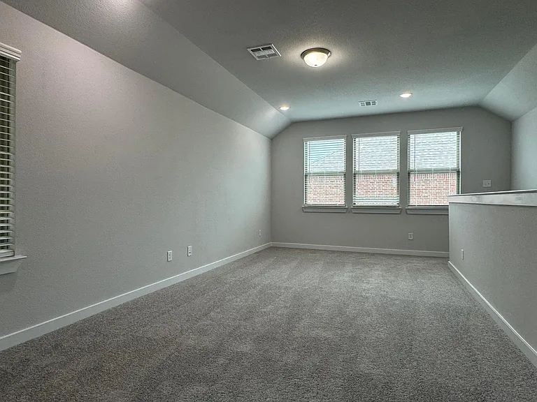 831 Rosebud Trl — Photo 23