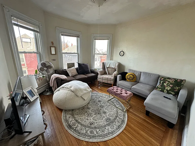 80 Hillside St #3 — Photo 4