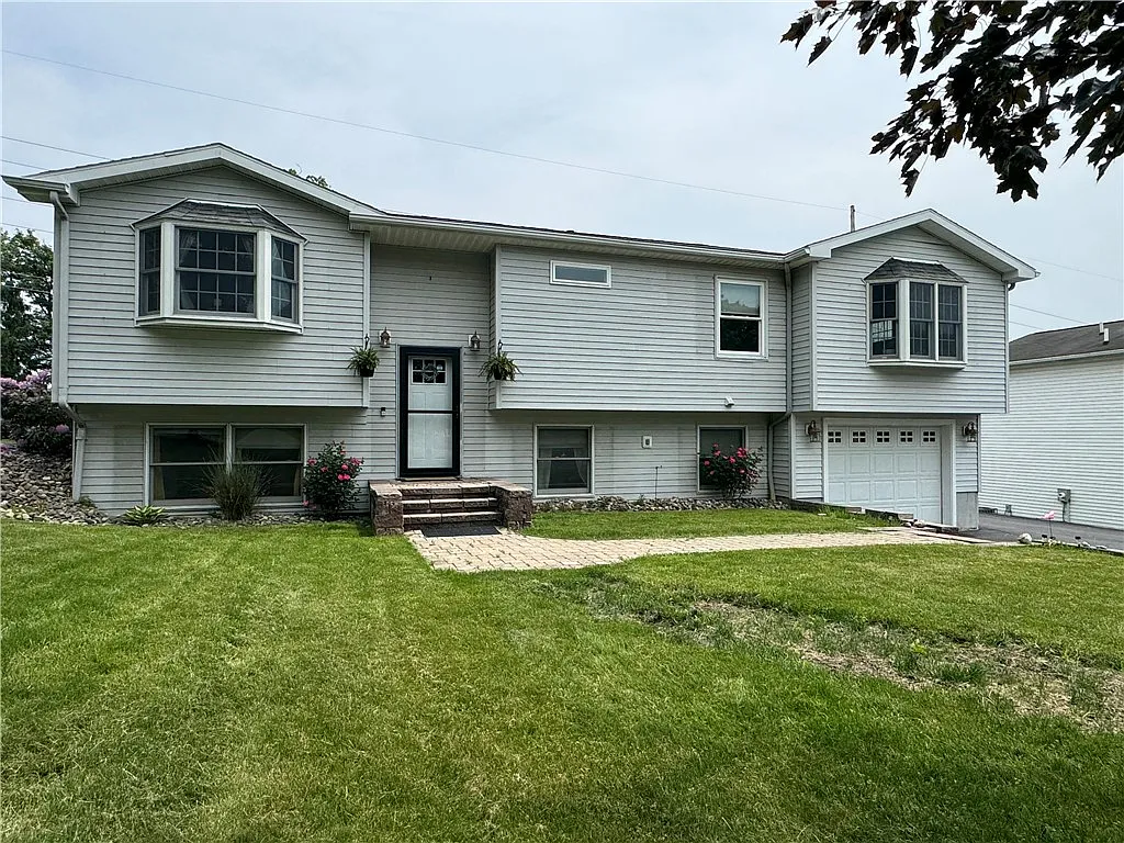 142 Biltmore Dr photo 1