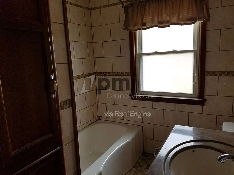 7 Louise Ct — Photo 3