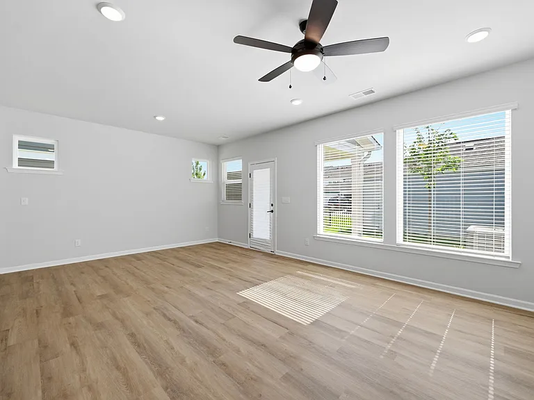 10134 Mamillion Dr — Photo 18
