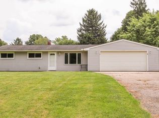 2962 Polly Rd, Ravenna, OH 44266