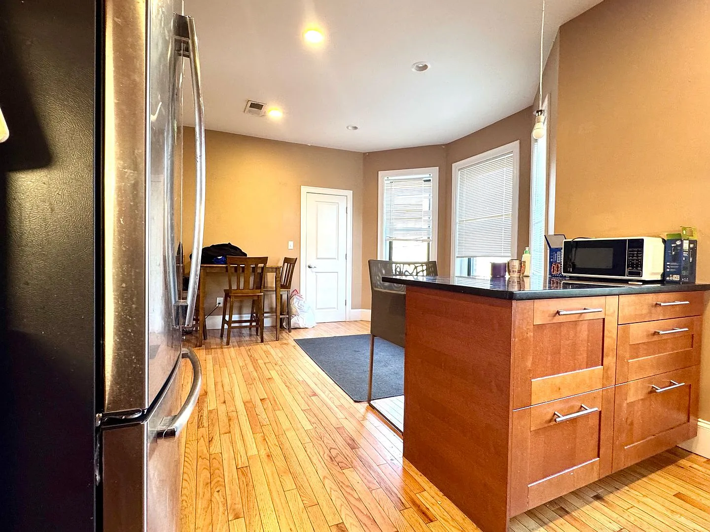 Wow! Modern 4 Bed/2 Bath In Brighton - Central Air, Laundry In-Unit — Photo 3