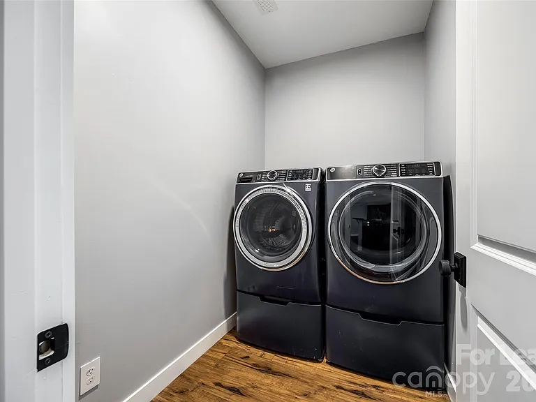 440 Battery Cir — Photo 15
