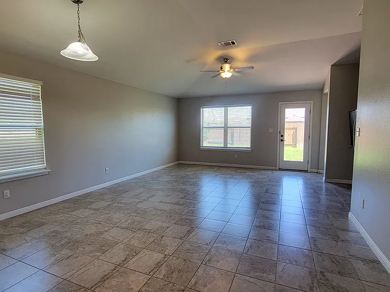 149 Red Sun Dr — Photo 4