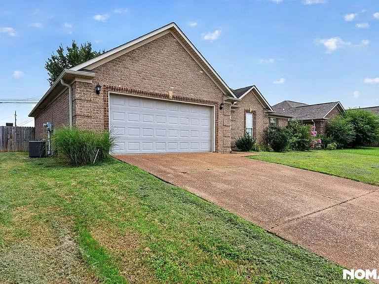 82 Grove Hill Ln — Photo 3