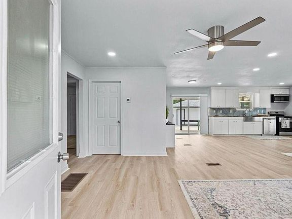 2nd image of 2940 Piper Rd #1