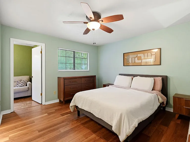 900 SW 62nd Blvd #B5 — Photo 11