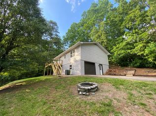 391 Fox Ridge Cir, Franklin, NC 28734