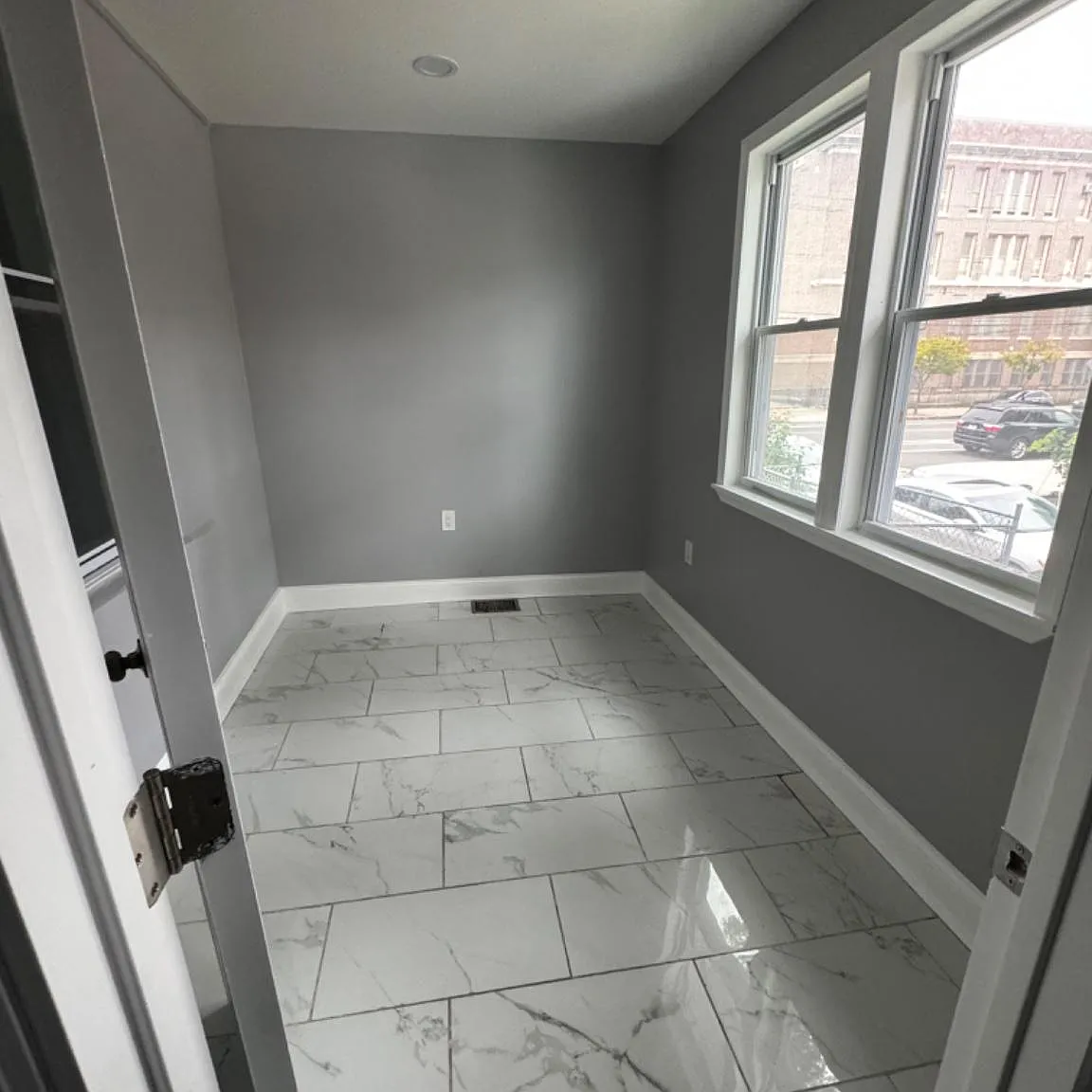 3 bed, 1.0 bath, 960 sqft, $1,800 — Photo 3