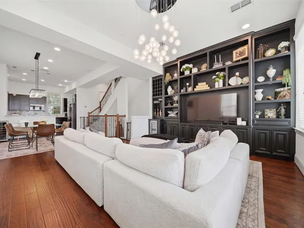 2106 Radcliffe St, Houston, TX 77007