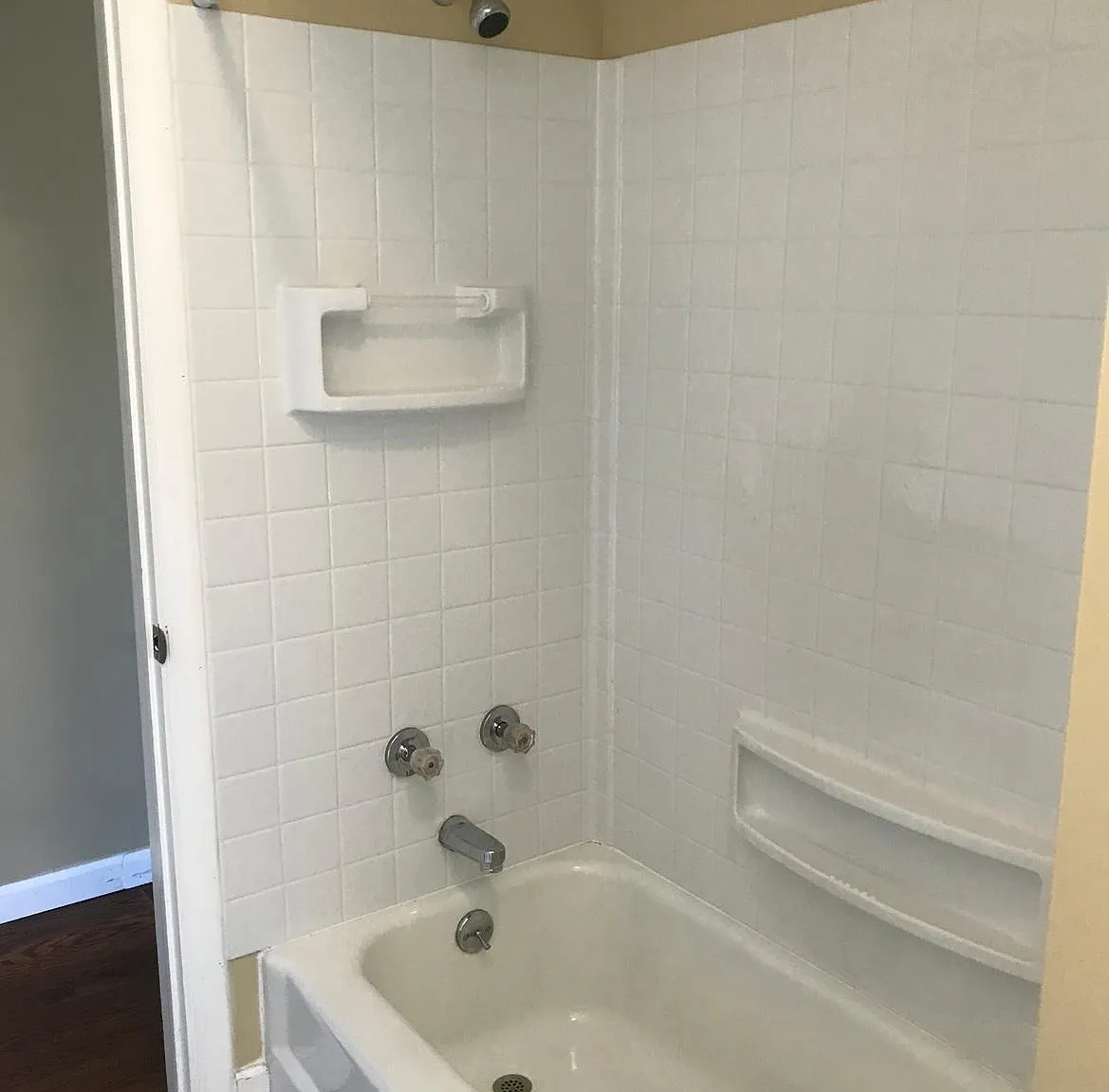 410 Warren Ave — Photo 3