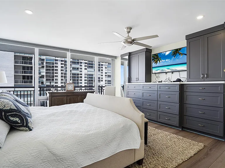 4280 Galt Ocean Dr #11J — Photo 12