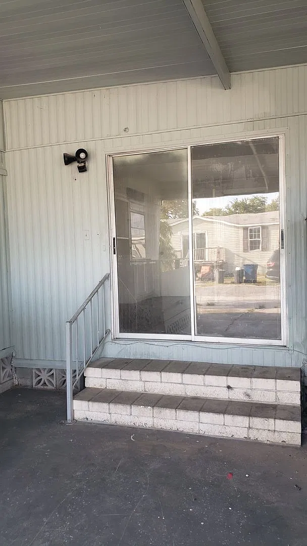 3 bedroom 2 bath Move — Photo 2