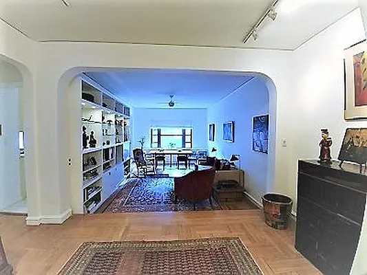 Sold by R New York | media 1