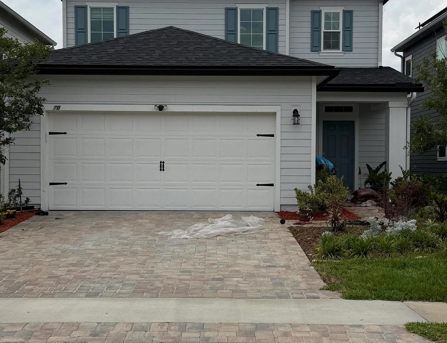 4 bed, 2.5 bath, 2052 sqft, $2,595 — Photo 1