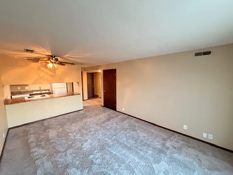 Superior Place Apartments — Photo 18