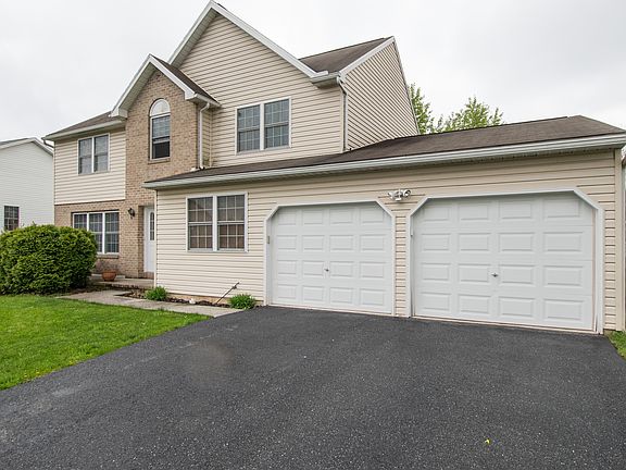 3rd image of 40 Willow Way Dr