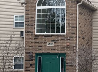 300 Cunat Blvd APT 2C, Richmond, IL 60071