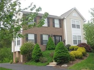 407 Pine Ridge Dr, Venetia, PA 15367