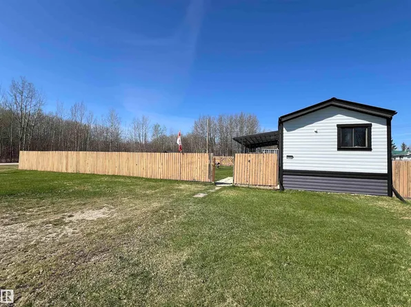 4902 50th St, Stettler, AB T0C 2L2