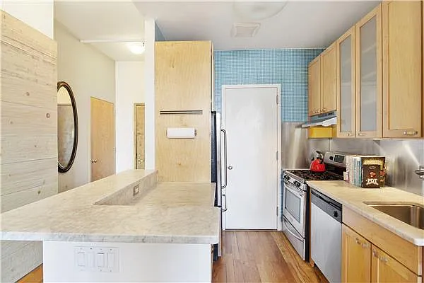 Sold by R New York | media 17