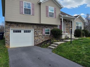 398 Hykes Rd E, Greencastle, PA 17225