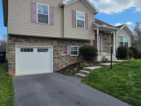 398 Hykes Rd E, Greencastle, PA 17225