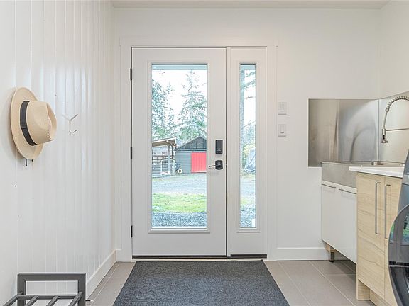 4th image of 1119 Bellevue Rd