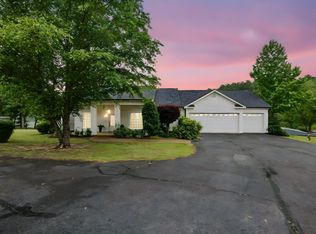 1052 Rock Creek Rd, Hot Springs, AR 71913