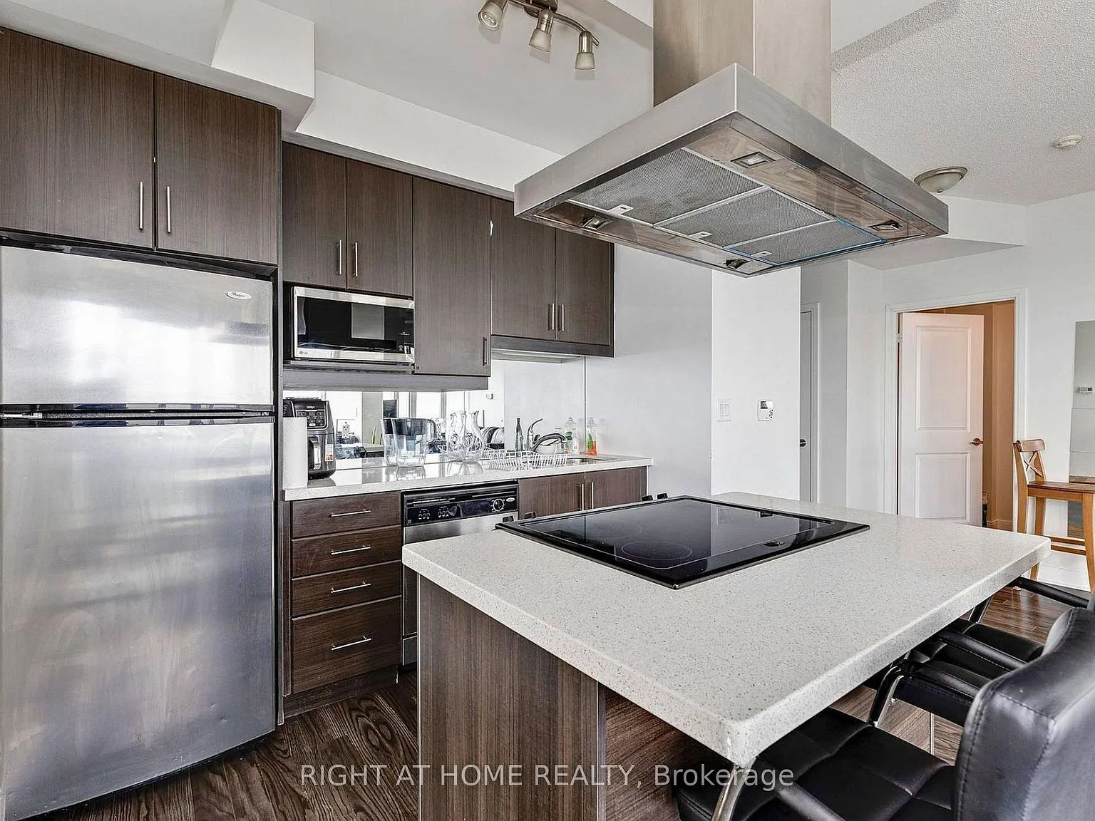 2 bed, $2,800 — Photo 3