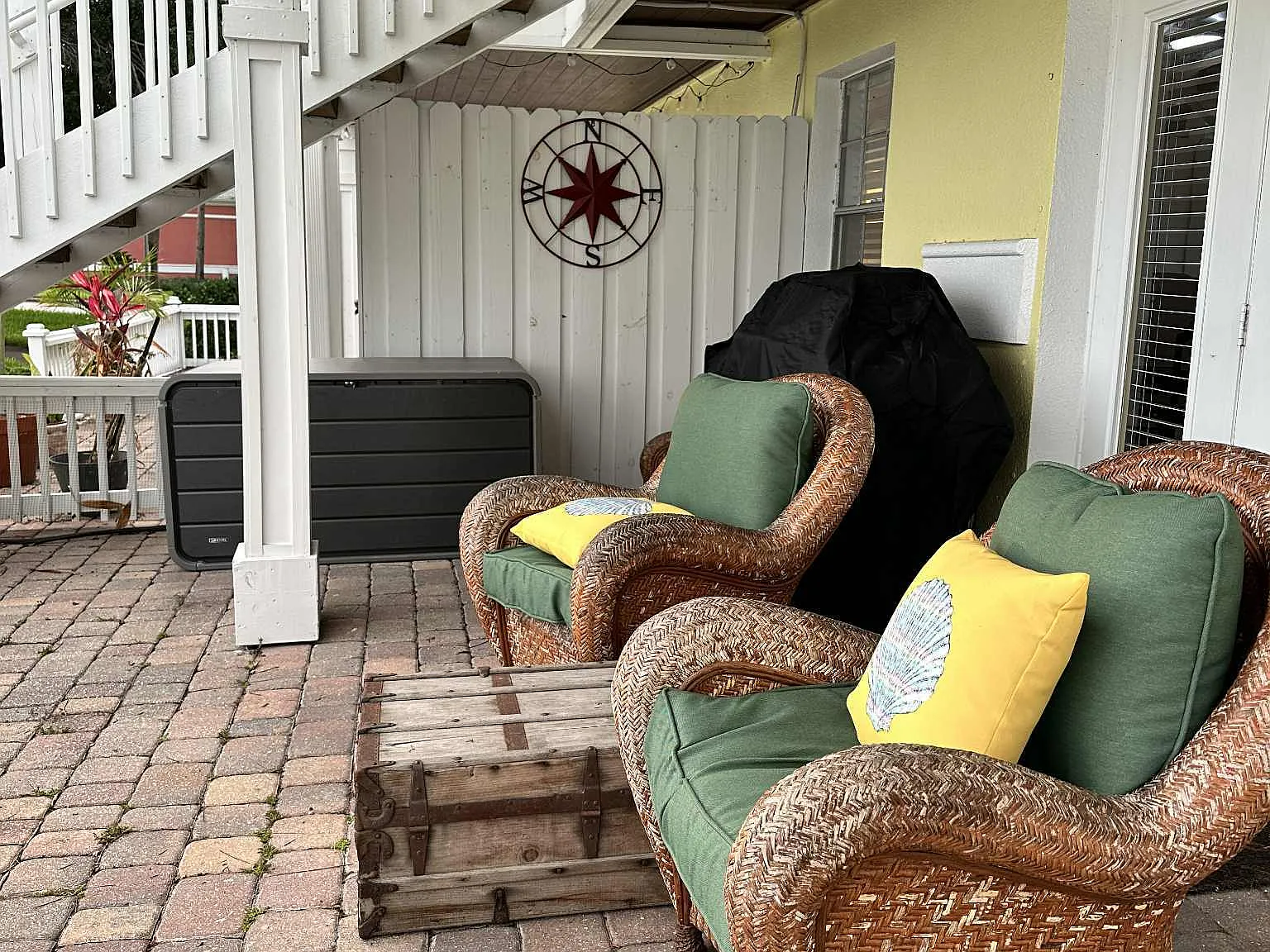 239 Seahorse Dr SE - B — Photo 2