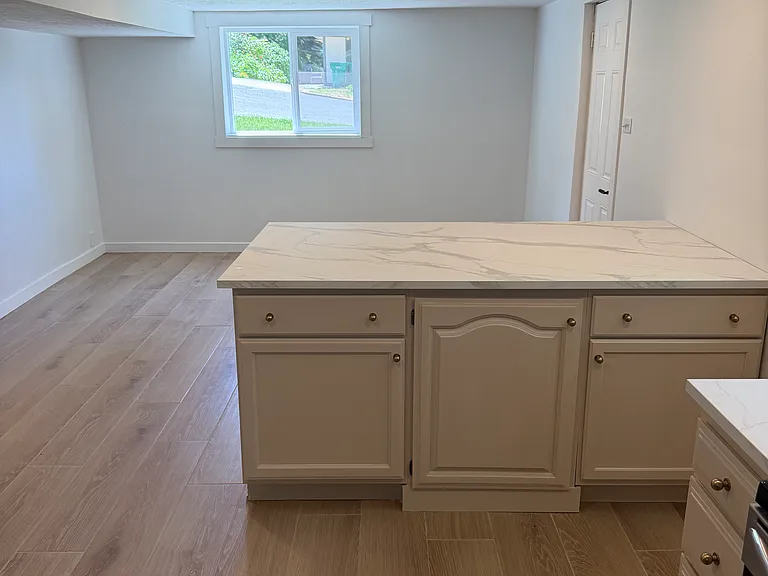 670 Healy St — Photo 6